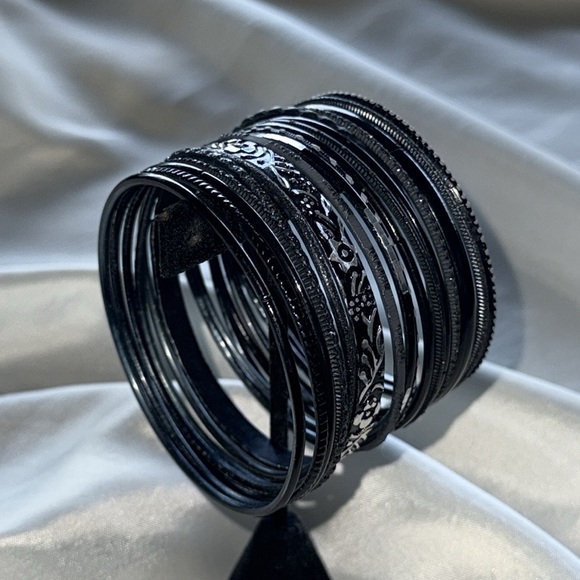 Trendy Black Dark Gray Bangle Stack Set Silver Accents 18 Pieces - Picture 2 of 6